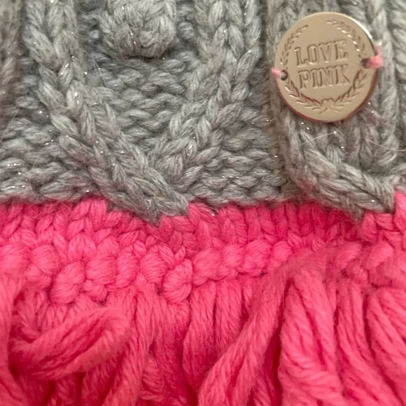 NWT PINK Victoria's Secret Gray and Pink Knit Scarf